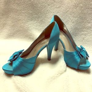 Beautiful Aqua Blue Heels